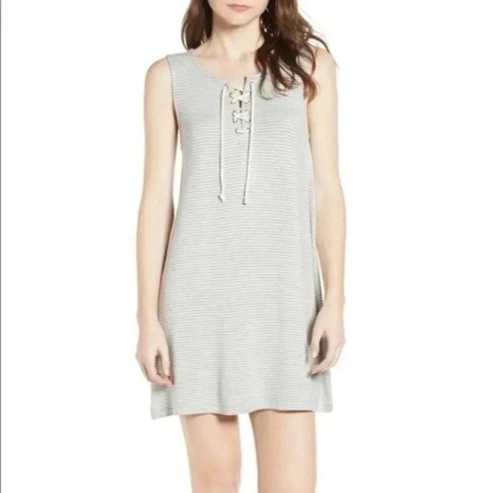 Cupcakes & Cashmere | Dedrick Grey Lace Up Ribbed Dress Size M Medium